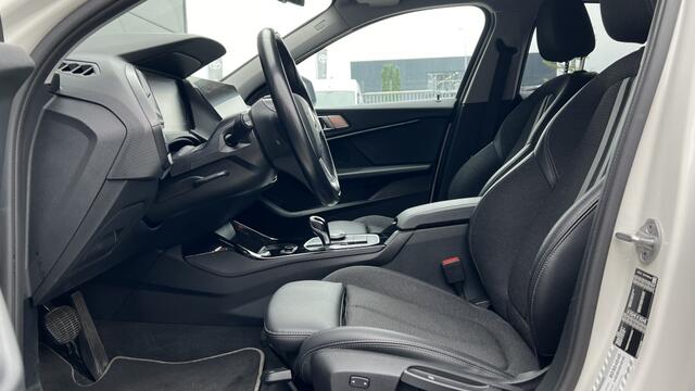 BMW 1-SERIE 118i High Exec | Navi | Cruise | Stoelverwarming