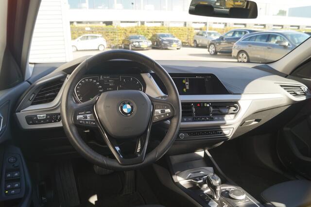 BMW 1-SERIE 116d Automaat Executive Sport -NAVI-ECC-PDC-