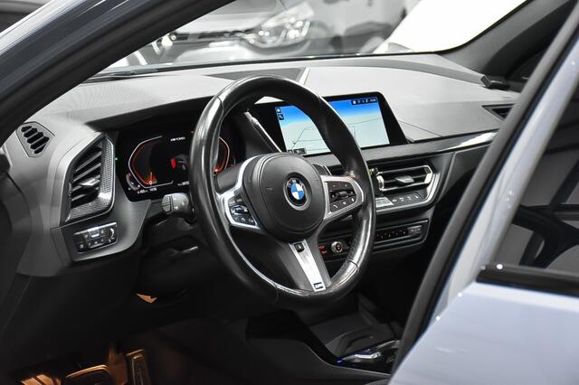 BMW 1-SERIE M135i xDrive | M-PERFORMANCE | GARANTIE | PANO | 135