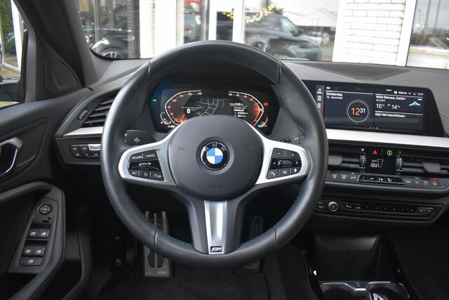BMW 1-SERIE 118i M-Sport Pano Leder Trakhaak Camera HiFi