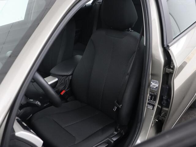 BMW 1-SERIE 118i Executive | 65.000 NAP | Cruise Control | Navigatie | Trekhaak | PDC | Bleutooth | Xenon | Automaat