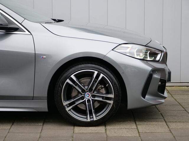 BMW 1-SERIE 116i Business Edition Plus 109 Pk Navigatie / Apple Carplay / Camera / Leer / DAB