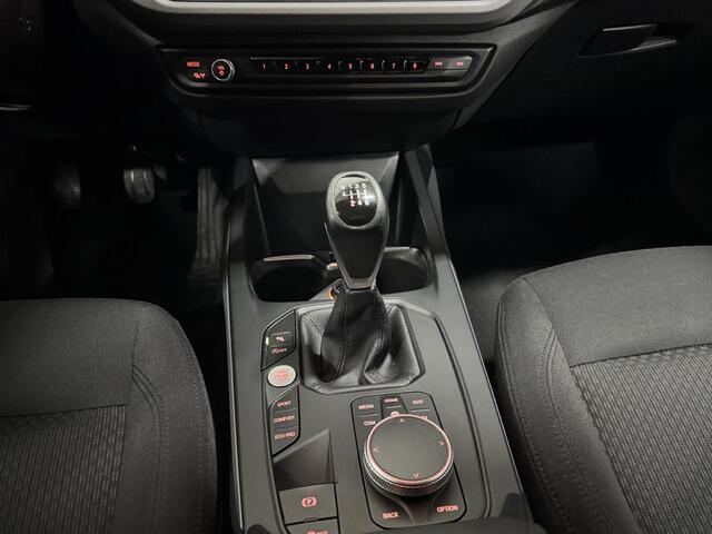 BMW 1-SERIE 118i 141 PK Executive Edition DIGI-DASH NAVI CAMERA PDC LMV