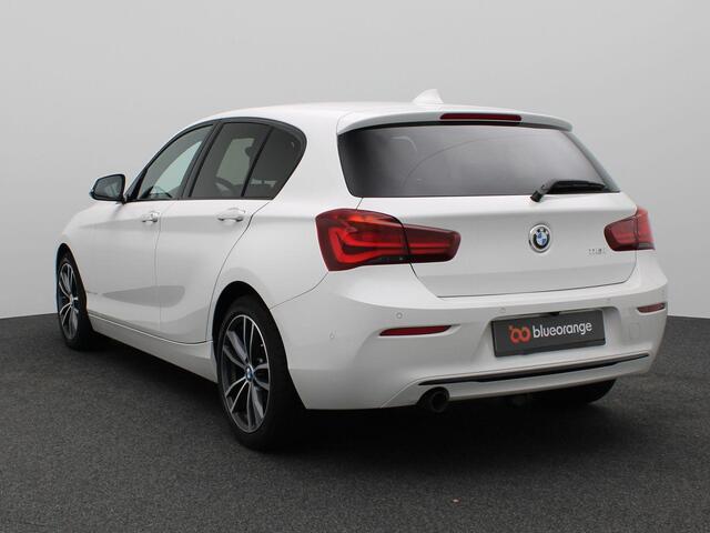 BMW 1-SERIE 118i Executive 136PK Aut8 Trekhaak, Achteruitrijcamera, Alarm, Clima, Navi, 17" LM velgen, Cruise Controle, Full LED Koplampen