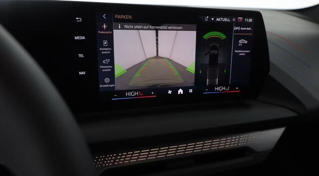 BMW 1-SERIE 120 M-Sport int+ext ACC DA-Plus Camera Shadowline 18inch