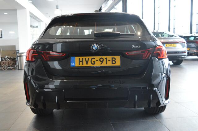 BMW 1-SERIE 120 M Sport navi camera led pdc cruise 18 inch !!