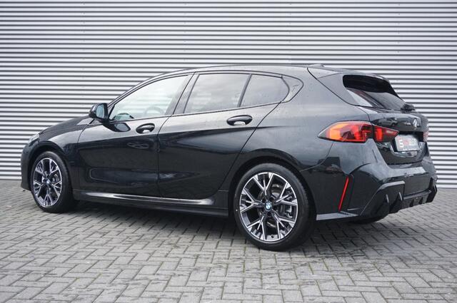 BMW 1-SERIE 120 M Sport Design Ed. NIEUWE AUTO | NED. AUTO | CAMERA