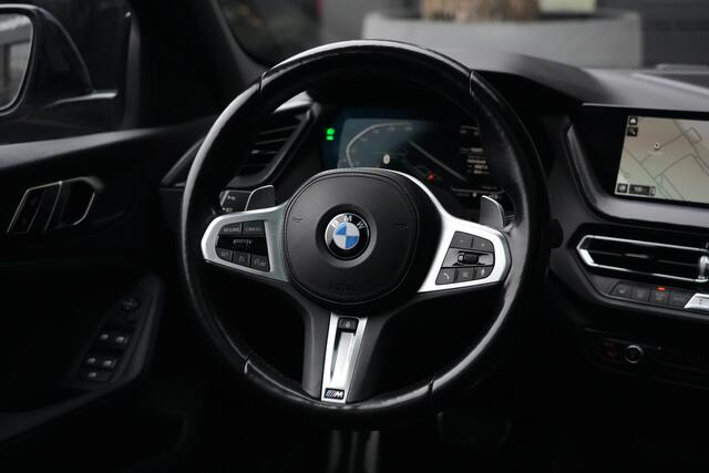 BMW 1-SERIE 120i High Executive Edition 179pk Panoramadak/Stoelverwarming/Camera