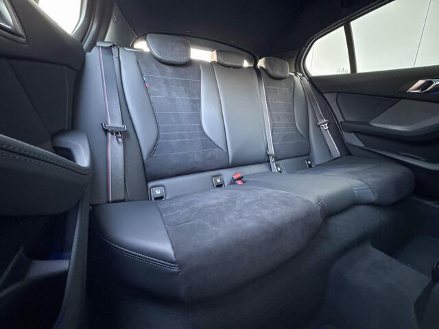 BMW 1-SERIE 120 M Sport Design Edition Stuurwielrand / 19 inch / Glazen dak