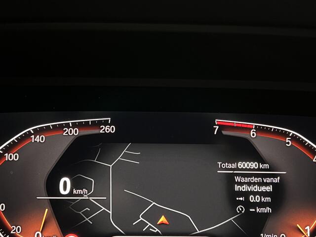 BMW 1-SERIE 118i High Executive Edition | NAVI | STOELVERWARMING | LEDEREN BEKLEDING | PARKEERSENSOREN |