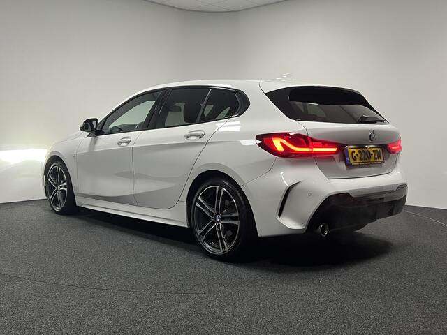 BMW 1-SERIE 118i High Executive Edition | NAVI | STOELVERWARMING | LEDEREN BEKLEDING | PARKEERSENSOREN |