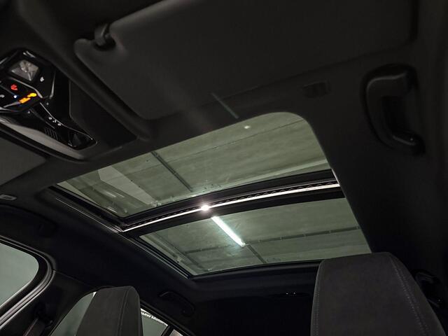 BMW 1-SERIE 120 | M-Sport Pro | Innovation Pack | Driving Assistant | Harman/Kardon | Panoramadak | Comfort Access