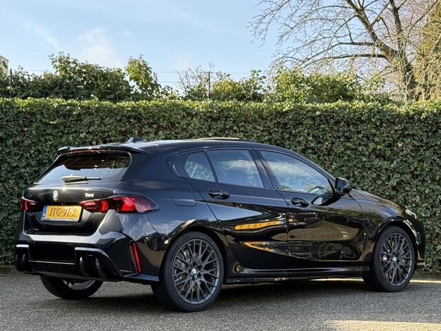 BMW 1-SERIE 120 | M-Sport Pro | Panorama | Head-Up | Stoelverw. + Stuur verw. | 19'' | Comfort Access