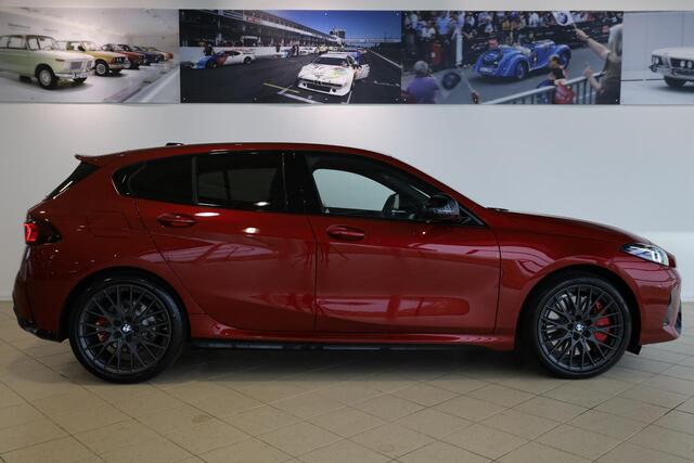 BMW 1-SERIE 120 M Sport Pro | Driving Assistant Plus | Harman Kardon | 19" | Stoel & Stuurwielverwarming