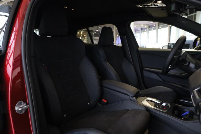 BMW 1-SERIE 120 M Sport Pro | Driving Assistant Plus | Harman Kardon | 19" | Stoel & Stuurwielverwarming