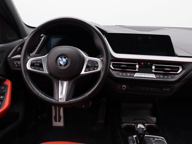 BMW 1-SERIE 5-deurs 118i High Executive | M Sport Plus Pack | Audio Media Pack | Parking Pack | Panoramadak | LED Koplampen | DAB | HIFi | 19''