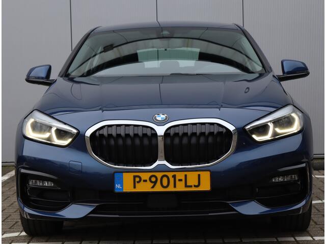 BMW 1-SERIE 118i Business Edition | Sportline | Navigatie | Sportstoelen | Org. NL
