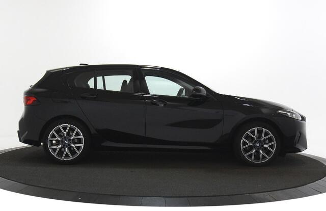 BMW 1-SERIE 120 facelift | Harman-Kardon | Sportstoelen | Stoelverwarming | 18" LMV