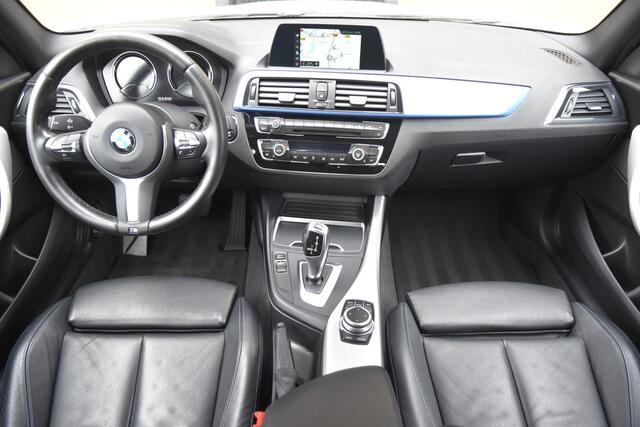 BMW 1-SERIE 118i Executive * M-Sport * LED * Servotronic * M-Sportonderstel * 18 inch lm *