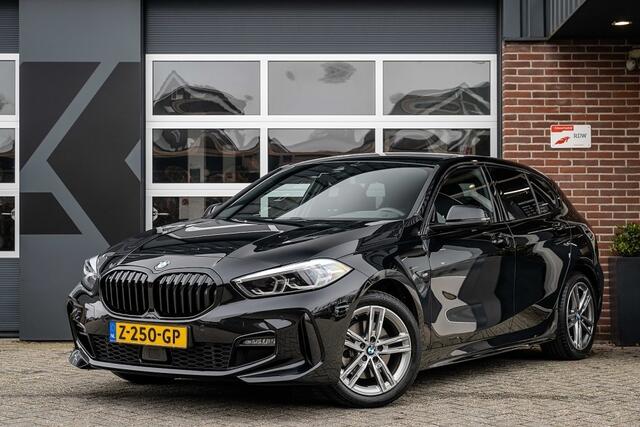 BMW 1-SERIE 118 118i M Sport | Shadow | Camera | Apple CarPlay | ACC | Stoelverwarming | Sportstoelen |