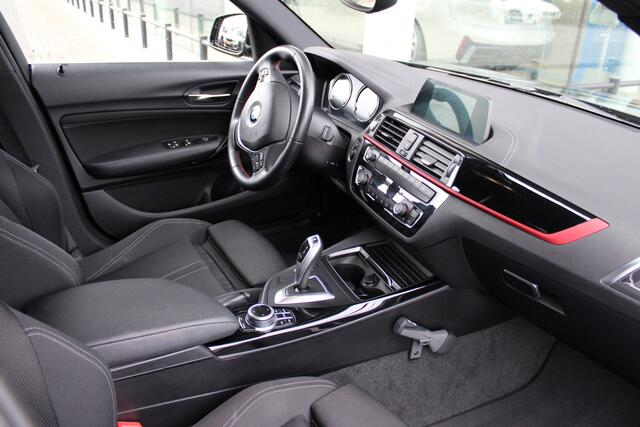 BMW 1-SERIE 118i Executive Sport Line Automaat / Sportstoelen / LED / Cruise Control / PDC