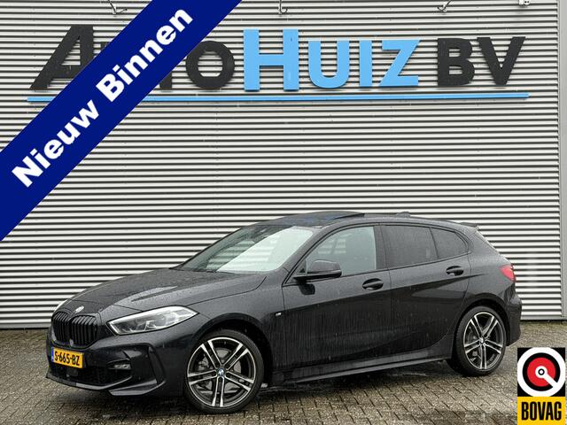 BMW 1-SERIE 118i M Sport Leder Panoramadak Adaptieve Led Keyless Entry HiFi-speakersysteem Carplay Achteruitrijcamera 18 Inch BMW Service Inclusive pakket t/m 24-01-2028 / 100.000 KM