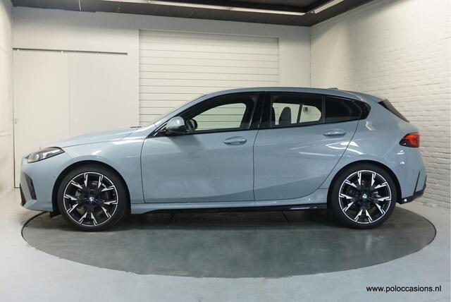 BMW 1-SERIE 120 M-Sport | 19 inch | NL Auto | Live Cockpit | Carplay
