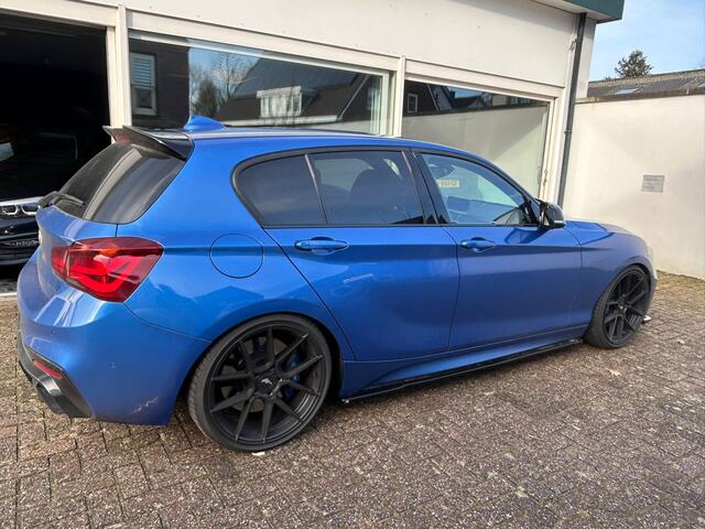 BMW 1-SERIE M140i 340 pk xDrive High Executive M-Sportpakket /Maxton-Design/ Leder/ Sport-Stoelen/ Stoel.Verw/ Harman&Kardon/ Bi-Led/ 19'' LMV