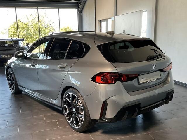 BMW 1-SERIE 120 M-SPORT ** LED, NAVI+, PANORAMA, 19-inch LMV, ACC, M-ONDERST, EL. A-KLEP ** 1e EIG - Ex BMW-AG ** ** INFORMEER OOK NAAR ONZE AANTREKKELIJKE FINANCIAL-LEASE TARIEVEN **
