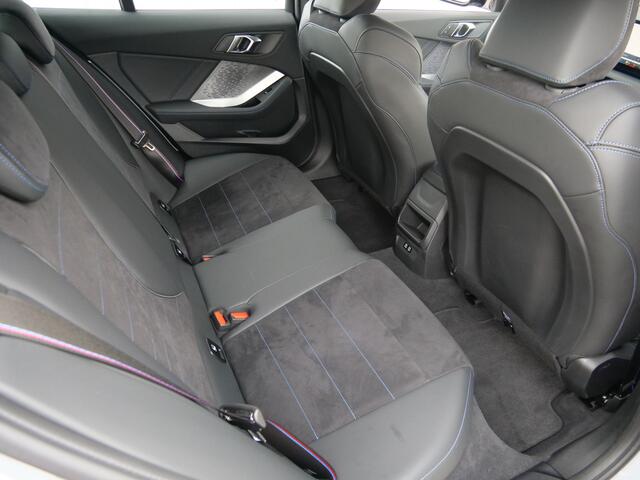 BMW 1-SERIE 116 automaat 123pk M Sportpakket Pro Stoelverwarming / Camera / Keyless entry