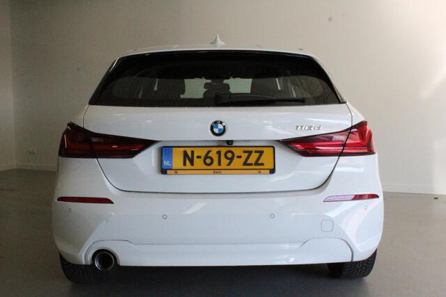 BMW 1-SERIE 116d Business Edition | DAB-RADIO | LED | CARPLAY | CAMERA | CRUISE | NAVIGATIE | STOEL-VERW |