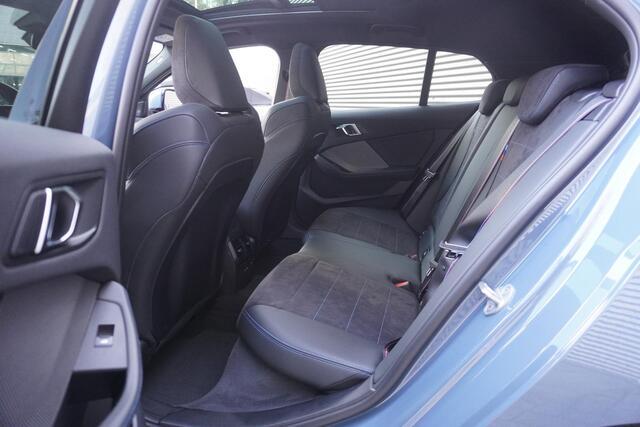 BMW 1-SERIE 120 M Sportpakket Pro | High Executive | Innovation Pack | Individual Lak | Panoramadak