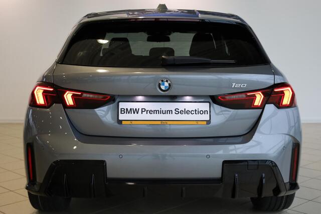 BMW 1-SERIE 120 M Sport Design Edition | Driving Assitant Plus | Comfort Access | Sportstoelen