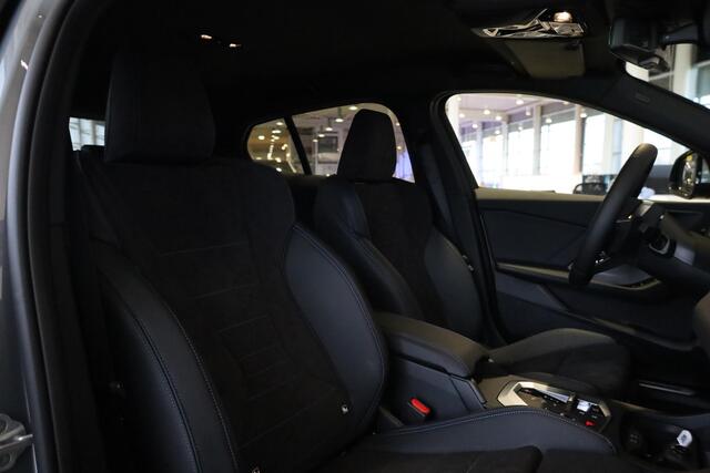 BMW 1-SERIE 120 M Sport Design Edition | Driving Assitant Plus | Comfort Access | Sportstoelen