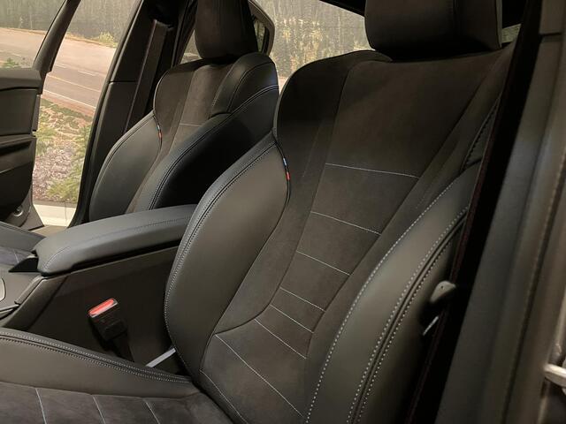 BMW 1-SERIE 120 M Sport Design Edition | Schuif-kantel dak | LED | 20" LMV | Dakspoiler | M-sport pakket | Org. NL |