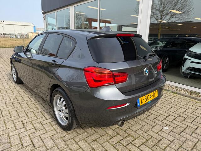 BMW 1-SERIE 118i Executive Stoelverwarming | Cruise