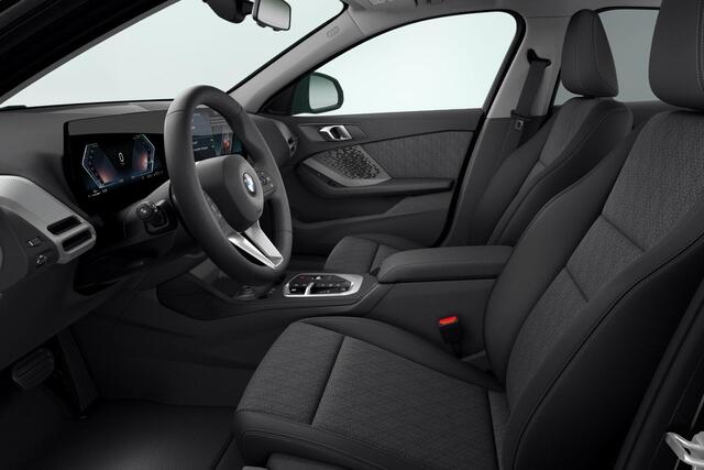 BMW 1-SERIE 120 M Sport Design / Trekhaak / Verwarmde voorstoelen