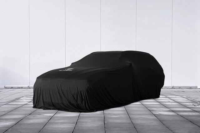 BMW 1-SERIE 120 M Sport Design Edition 18 Inch / Achteruitrij Camera / Stoelverwarming / Afneembare Trekhaak / Driving Assistant