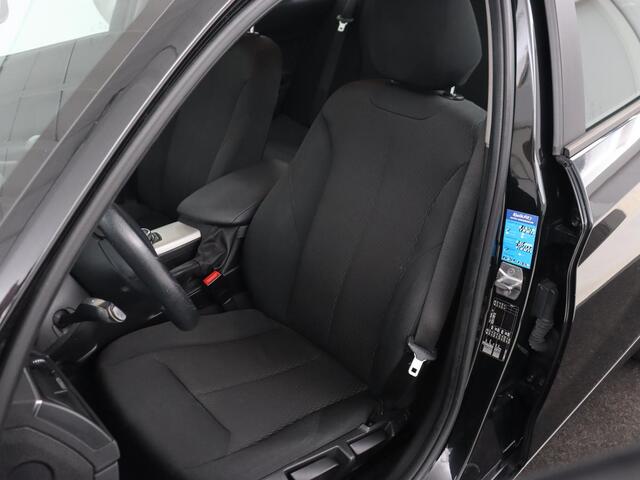 BMW 1-SERIE 116d | Navigatie | Parkeerhulp | Airco | Cruise control | Bluetooth | Keyless Start