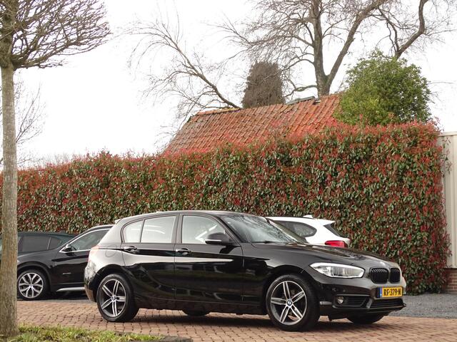 BMW 1-SERIE 118i Executive | M-sportst | Sportstoelen | All-season | All Black | Uniek!