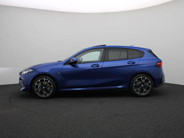 BMW 1-SERIE 120 M Sportpakket | Premium Pack | Stuurwielrand Verwarmd | Comfort Access | Panoramadak | Driving Assistant | Parking Assistant | Harman Kardon | 18'' | Ekris Selection