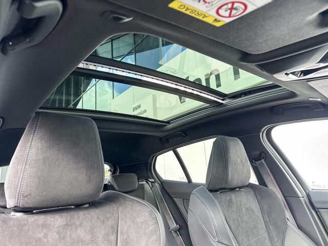 BMW 1-SERIE 120 | Innovation Pack | M Sport | Panoramadak |