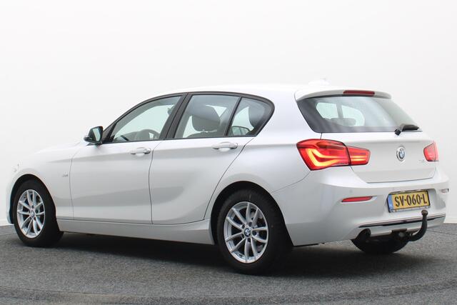 BMW 1-SERIE 118i Corporate Lease Executive Automaat Navigatie, LED, Climate, Cruise, Trekhaak