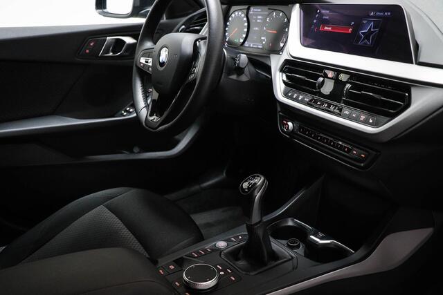 BMW 1-SERIE 116i Executive | CLIMA | STOELVERWARMING | 18"
