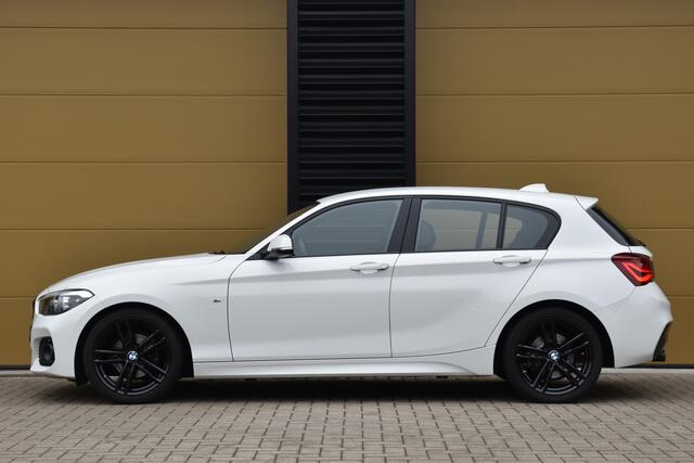 BMW 1-SERIE 118i Executive * M-Sportpakket * Dealeronderhouden * LED * 18'Lm *