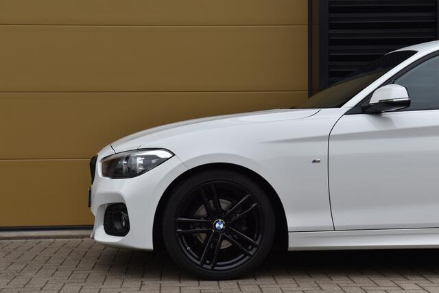 BMW 1-SERIE 118i Executive * M-Sportpakket * Dealeronderhouden * LED * 18'Lm *