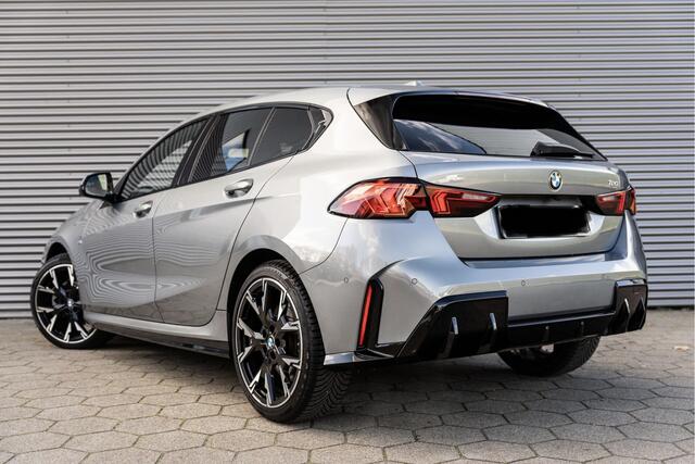 BMW 1-SERIE 120 M Sport Design Edition Panorama | Leder | 360 Camera | Volleder | Memory stoelen