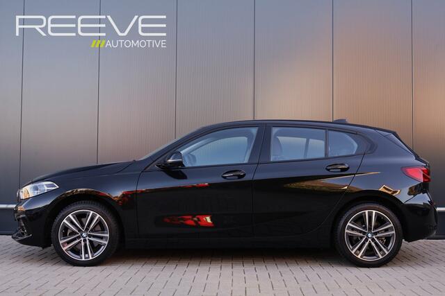 BMW 1-SERIE 116i Sportline Automaat | Adaptieve Cruise Control | Live Cockpit | Sportstoelen | Half Leer | Apple Carplay / Android Auto | Parkeersensoren | Sport Line