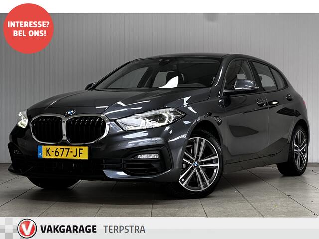 BMW 1-SERIE 118i Executive Edition/ Nieuw model!/ Apple + Android/ Virtual Dash./ LED Koplampen/ 17'' LMV/ Camera/ Keyless-GO/ Lane-Assist./ Navi/ Grootlicht Assist./ DAB+/ Adaptive Cruise/ PDC V+A/ Multi. LEDER. Stuur.