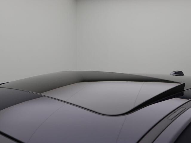 BMW 1-SERIE 120 M Sportpakket Pro | Premium Pack | Stuurwielrand Verwarmd | Panoramadak | Elektrisch Verstelbare Sportstoelen | Driving Assistant Plus | Harman Kardon | 19''